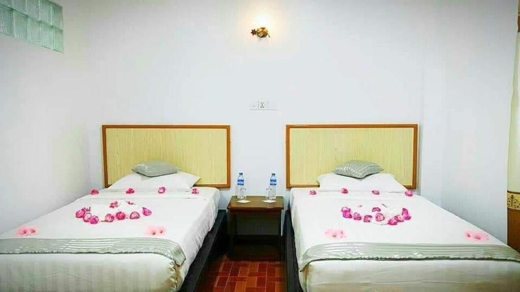 Golden Palace Hotel Hpa-an Buitenkant foto
